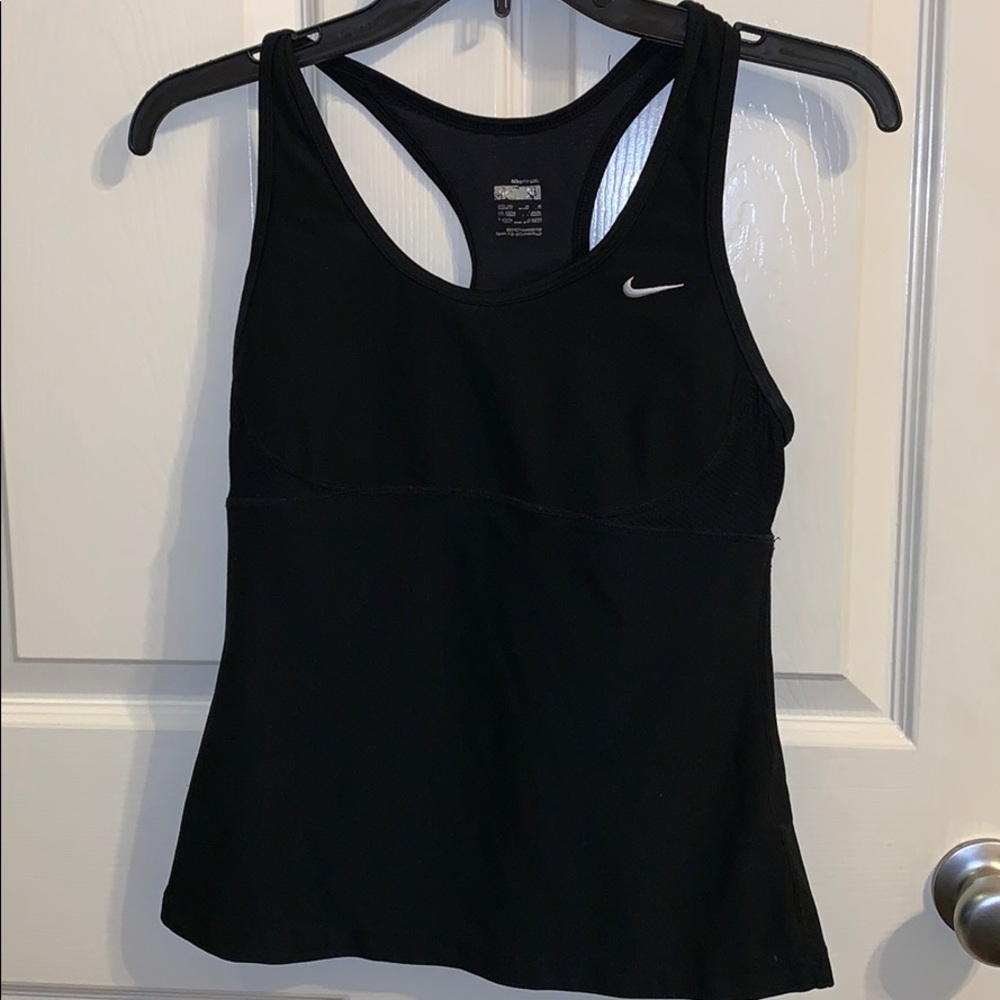 black workout top with built in bra
